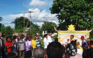 Masyarakat Ohoi Langgur Antar Calon Walikota Tual Adly Bandjar