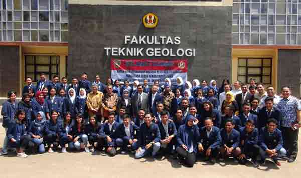 Mahasiswa Maluku Teknik Geologi Unpad Bdg