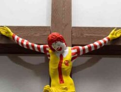 Museum Israel segera turunkan patung McJesus