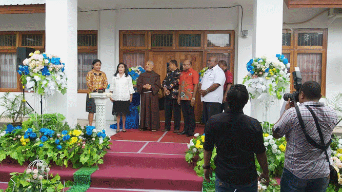 Salah satu momen jelang peresmian aula Pandora SMA Gabungan Jayapura, Rabu (30/1/2019)