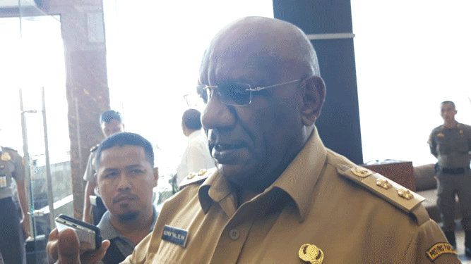 Wakil Gubernur Papua, Klemen Tinal