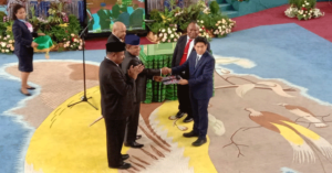 Banua – Sondegau Jabat Pimpinan Sementara DPR Papua