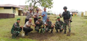 75 Bibit Pohon Ditanam di Halaman Mapolsek Bupul