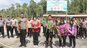 Wujudkan Peduli Penghijauan, Polres Mappi Tanam 2.150 Bibit Pohon