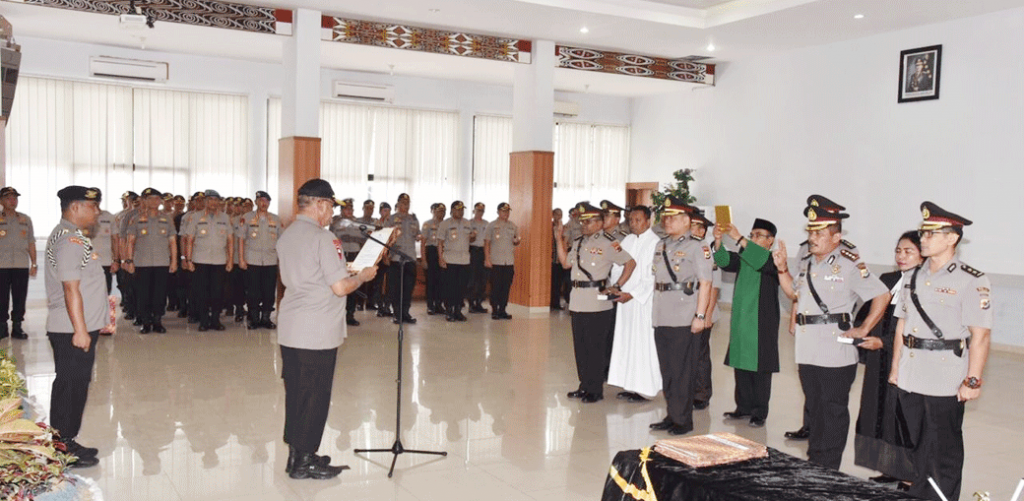 Kapolda Pap Sertijab Renwarin