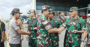 Ke Mimika, Panglima TNI-Kapolri Tinjau Lahan Markas Pangkogabwilhan III