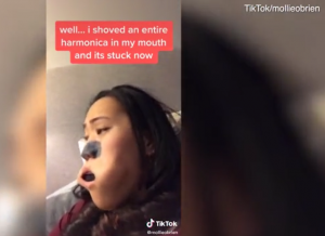 Harmonika Tersangkut di Mulut, Pengguna Tik Tok Dilarikan ke RS