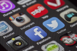 Gawat, Peretas Bajak Akun Facebook di Twitter dan Instagram