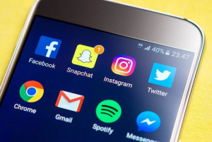 Facebook Akan Bayar Rekaman Suara Anda