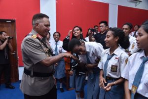 Kapolda Papua Apresiasi Prestasi Siswa SMAN 5 Jayapura di Bidang Seni