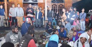 Kapolda Papua Kunjungi Pengungsi “Aksi Teror KKB” di Mimika
