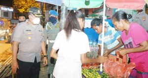 Tim Covid-19 Bubarkan “PKL Nakal” di Kota Jayapura