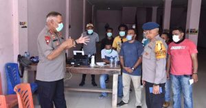 Kapolda Serahkan Bantuan di Posko Korban C-19 “The Spirit of Papua”
