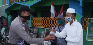Operasi Ketupat Matoa 2020, Dit Binmas Polda Papua Bagi-bagi Takjil