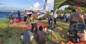 Tim Gabungan Evakuasi Badan Pesawat MAF dari Danau Sentani