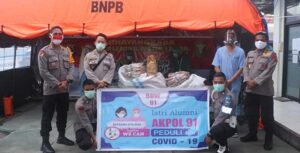 Istri Alumni Akpol 91 Bantu RS Bhayangkara 320 Baju APD