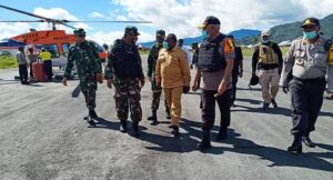 Kapolda dan Pangdam Cenderawasih Kunjungi Pospol 99 Ndeotadi di Paniai