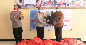 Terima Bansos Kemanusiaan Dari PTFI, Kapolda Papua Siap Distribusikan