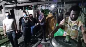 Polisi Grebek Lokasi Pembuatan Miras Lokal di Yapen Selatan