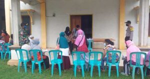 Polsek Jagebob Kawal Pembagian BST di Kampung Wenda Asri
