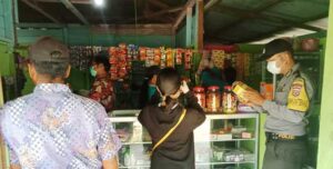 Ditengah Pandemi Corona, Polsek Jagebob Razia Barang Kadaluarsa