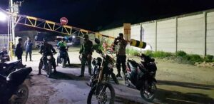 TNI-Polri di Yapen Timur Awasi Ketat Aktivitas Masyarakat