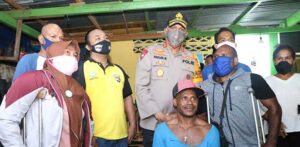 Tepati Janji, Kapolda Papua-TSoP Salurkan Bansos ke Komunitas Disabilitas