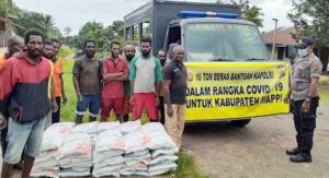 Warga Kurang Mampu di Mappi Terima Beras Bantuan Kapolri