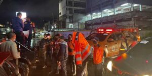 Patroli Malam, Aparat di Timika Tegur Warga Yang Masih Beraktivitas