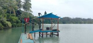 Bukti Cintai Rakyat, Satgas Yonif 754 ENK Bangun Dermaga Serbaguna