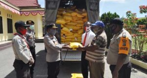 Kapolres Serahkan Bantuan Kapolda Papua kepada FKUB Jayawijaya