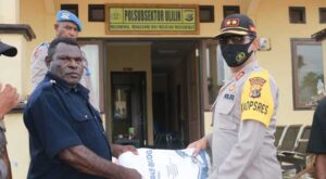 Satgas Terpadu Penanggulangan Covid-19 di Ulilin Terima Sembako