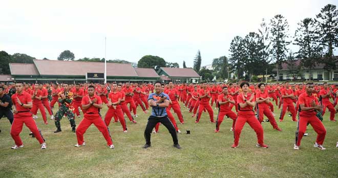 Olahraga Bersama di Akmil, Kasad : Sayangi Anak Buah 13 Kasad Jend TNI AP Taruna Akmil
