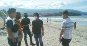 Terjatuh Saat Rekreasi di Pantai Holtekam, Seorang Pria Meninggal Dunia