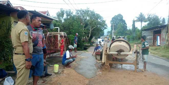 Lurah Klawalu Yohanis Manyakori SE 5