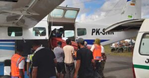 Jenazah Staf KPUD Yahukimo Diterbangkan ke Kampung Halaman