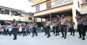 Tingkatkan Kemampuan, Personil Polresta Jayapura Kota Latihan Bela Diri