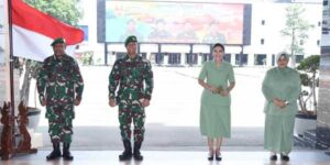 Mantan Kapendam XVII Cenderawasih Raih Bintang Tiga