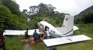 Landas Pacu Licin, Pesawat Muat Bama Gagal Landing di Bayabiru Paniai