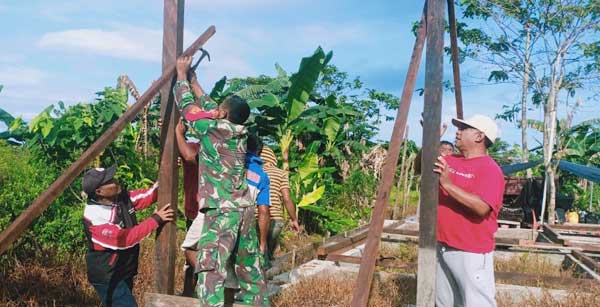 Babinsa Ramil 1710 02 Timika Rumah Warga