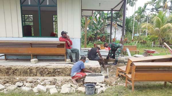 Babinsa Ramil Warbah Renov GKI Firo