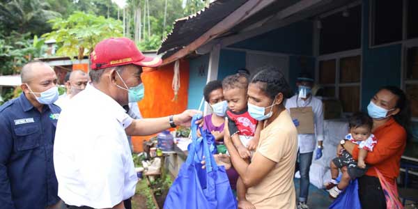 Menko PMK e Warong Bhayangkara Jayapura
