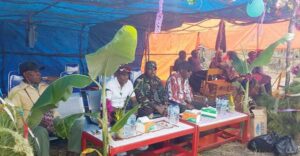Babinsa Koramil Kuruli Hadiri Ibadah Natal GIDI Kampung Wosiala