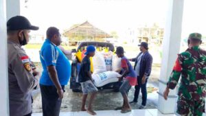 3 Kampung di Muara Tami Terima Bansos 2,1 Ton Beras