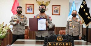 Tegakkan Hukum Terhadap Kejahatan Transnasional, Kapolri Kukuhkan Tim Interpol
