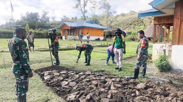 Babinsa Ramil 1702 02 Assologaima Lahan Pertanian