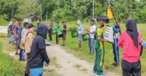 Satgas TNI Latih Drum Band Siswa-Siswi SMKN 5 Sarmi