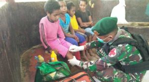 Jamin Kesehatan di Musim Hujan, Warga Kurulu Dilayani Medis Keliling