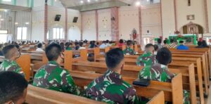 Diujung Batas RI, Satgas Yonif 122/TS Ibadah Bersama Masyarakat