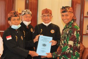 Pangdam Cenderawasih Dikukuhkan Sebagai Warga Kehormatan Pasundan